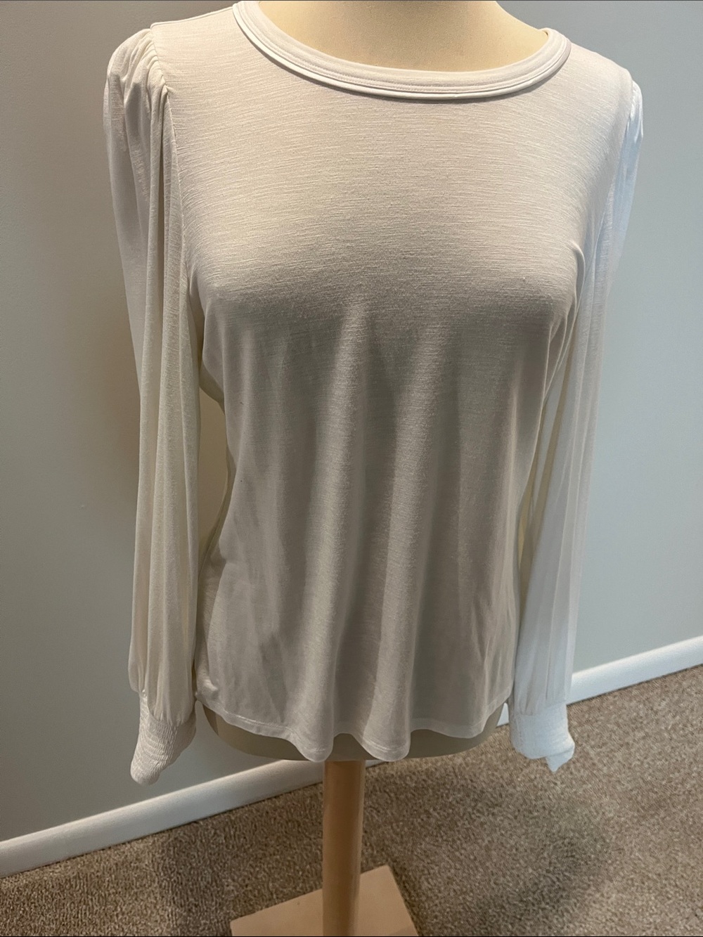 White House Black Market Cream Long Sleeve Scoop Neck Top